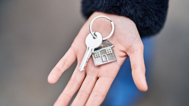 Почему нельзя оставлять ключ в двери даже изнутри: что говорят приметы и здравый смысл