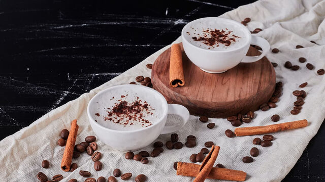 Недооцененная пряность: вкусная добавка к кофе, которая помогает снизить давление и ускорить метаболизм