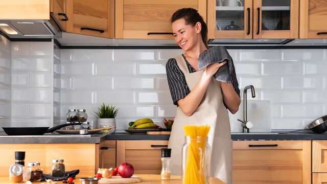 Эти вещи на кухне нужно менять каждый месяц: многие забывают о них годами