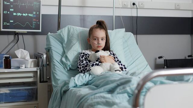 «Он на ИВЛ, но моргает в такт»: как музыка помогает тяжелобольным детям бороться за жизнь 