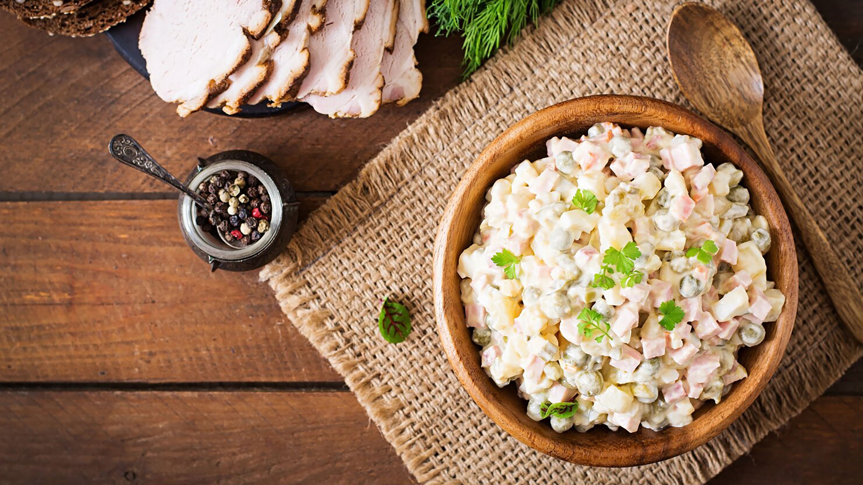 Оригинальный рецепт настоящего салата «Оливье» - приготовьте сами!