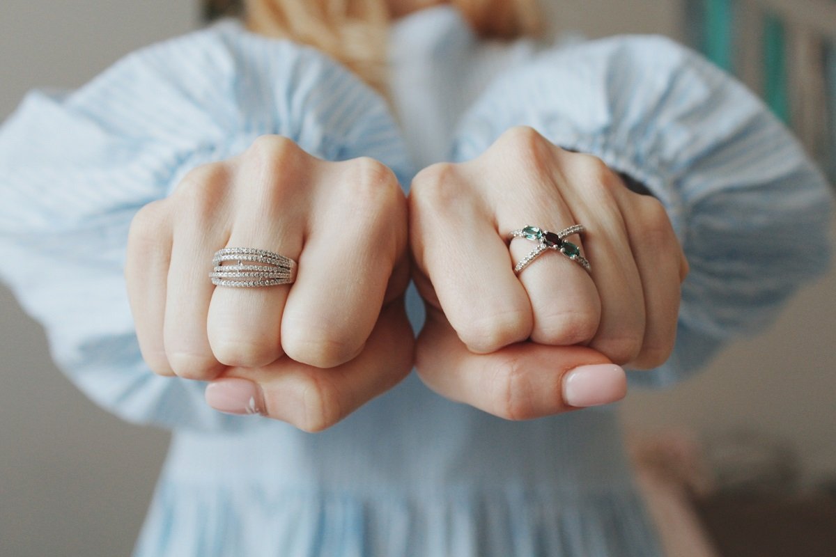 Как правильно носить кольца на руках: эти важные факты вы могли не знать