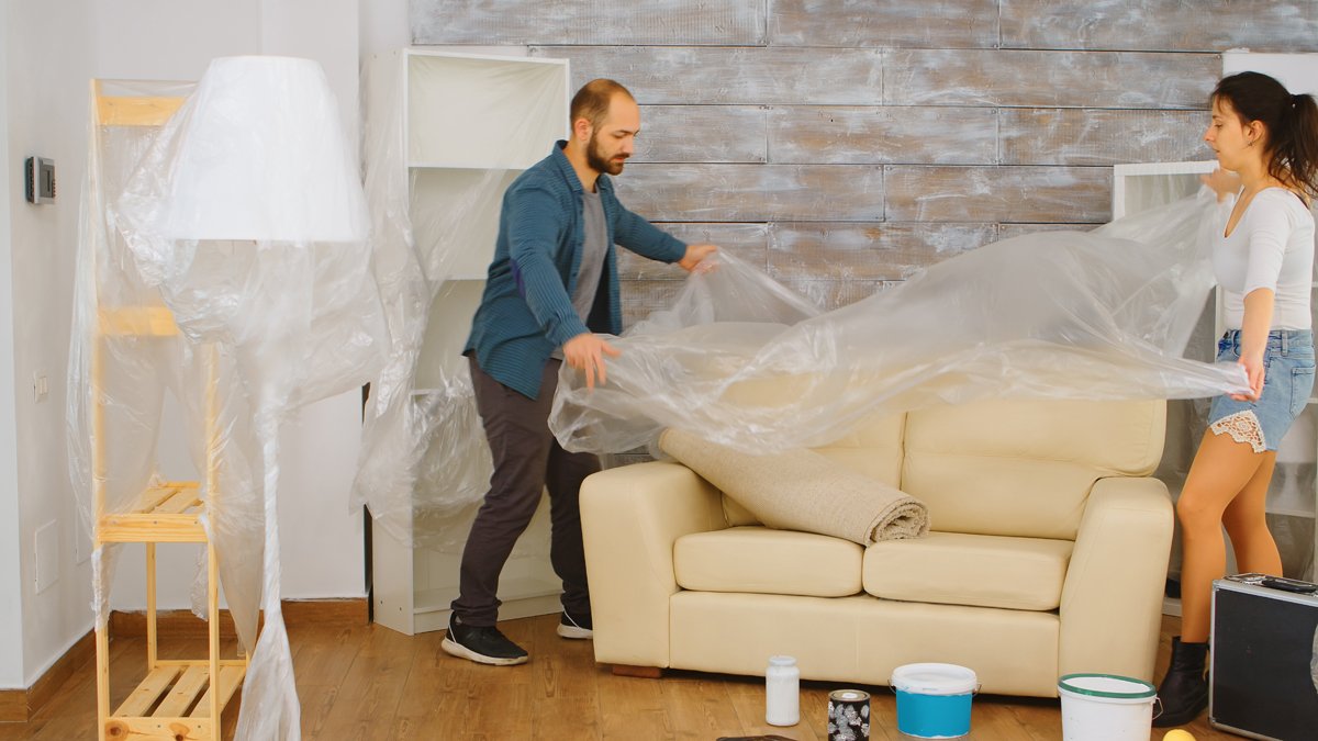 Чтобы пыль не оседала на мебели